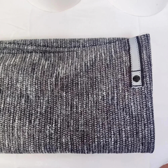lululemon grey snap side vinyasa scarf - Picture 4 of 10